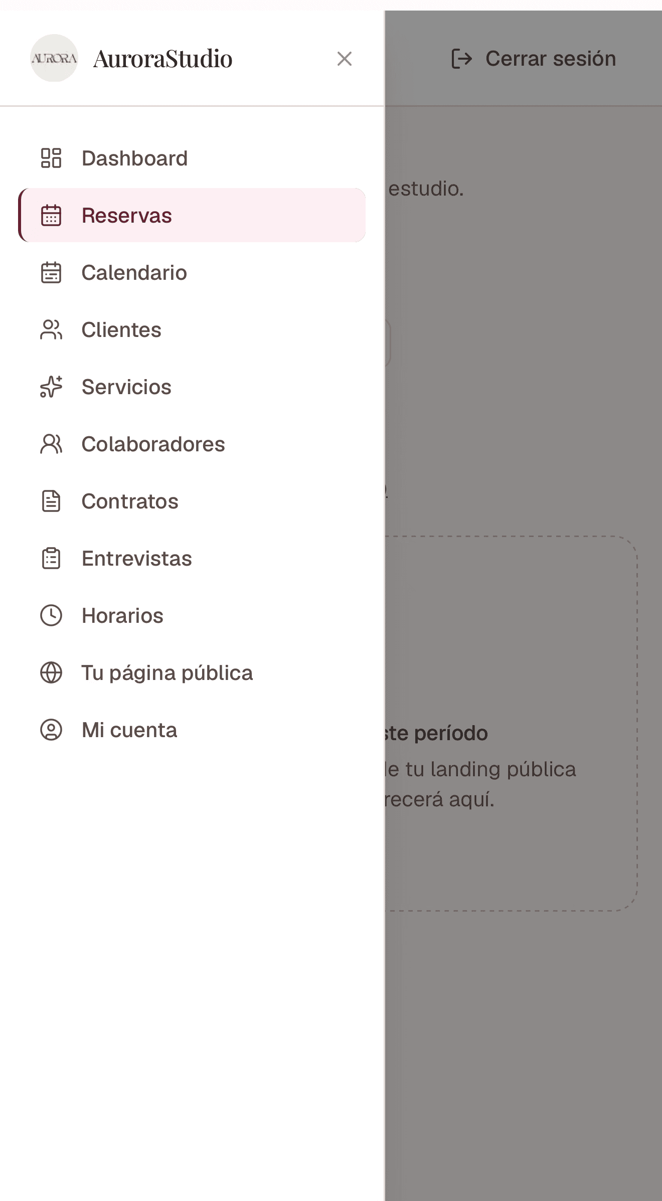Menú del panel de administración con reservas, calendario, clientes, servicios y contratos